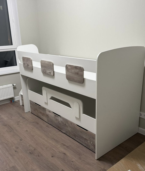 Двухъярусная кровать Городок (бетон пайн + белый). Лестница справа от Династия Kids