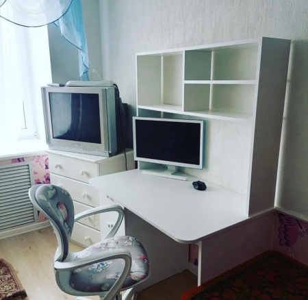 Стол коллекции Умка с надстройкой 1000 мм  от Династия Kids